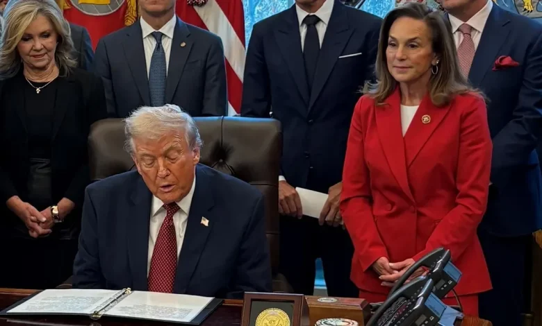 Trump unveils eased fuel economy rules, touts boost for affordability