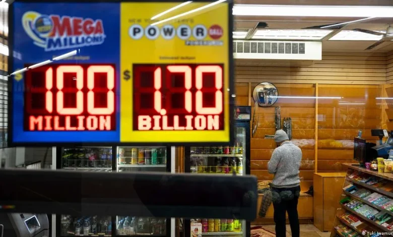 US 'Powerball' lottery winner scoops $1.8 billion jackpot – DW – 12/25/2025