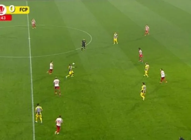 UTA - Petrolul, LIVE VIDEO, 17:30, Digi Sport 1. Cu o victorie, arădenii pot urca pe loc de play-off