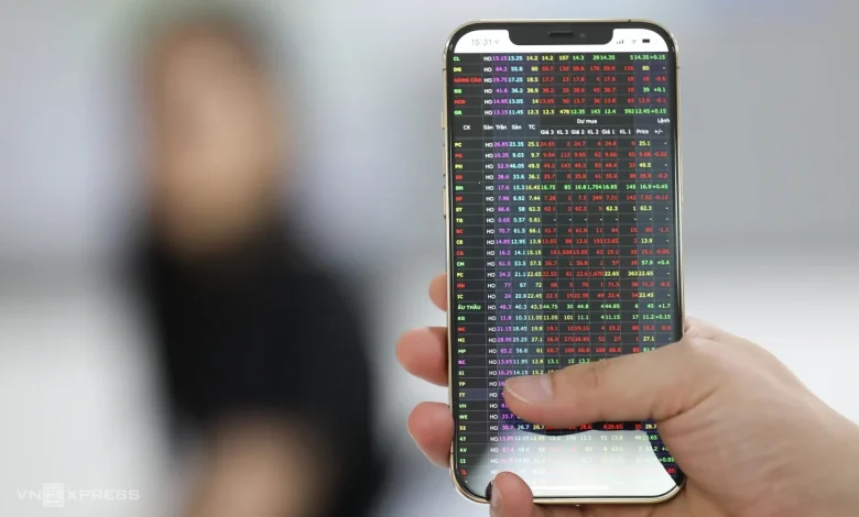 VN-Index giảm mạnh nhất gần hai tháng