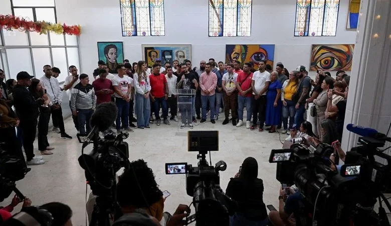 Venezuelans held in Salvadoran prison look to challenge deportation in US court