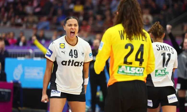 Vierter Sieg im vierten WM-Spiel: DHB-Frauen lösen Färoer-Problem nach 15 schwierigen Minuten