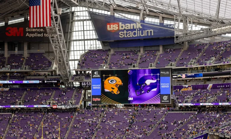 Vikings vs. Packers Week 18 Scheduled for Jan. 4, 2026