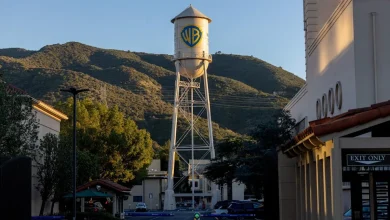 Warner Bros. Plans to Reject Paramount Offer Next Week