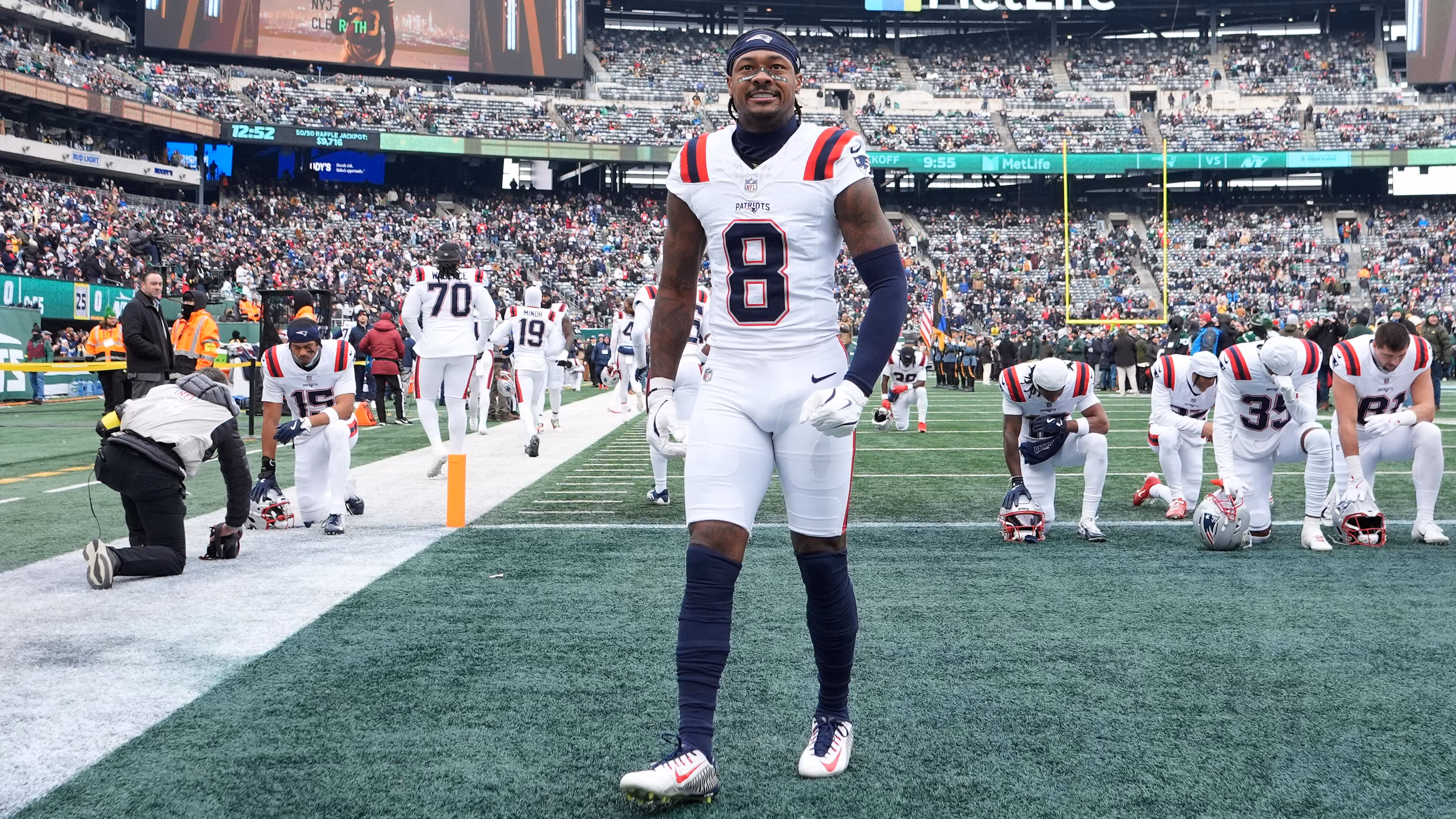 Watch Stefon Diggs Earn $500K Contract Bonus in Patriots' Week 17 Game vs. Jets
