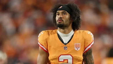 Week 17 Fantasy Football Start 'Em & Sit 'Em: Stefon Diggs Vs. Emeka Egbuka