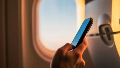 What happens if you don't use airplane mode while on a flight – pilot explains