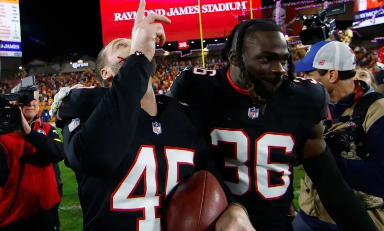 What is the Panthers' updated playoff probability after Buccaneers' loss to Falcons?