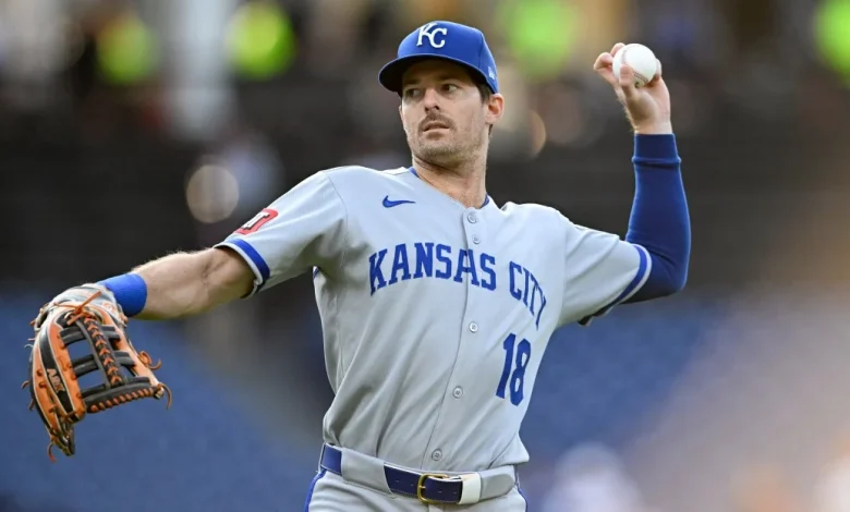 What roles will Robert Suarez and Mike Yastrzemski play for the Braves?