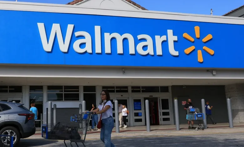 When does Walmart open and close on New Year's Eve 2025? See store hours