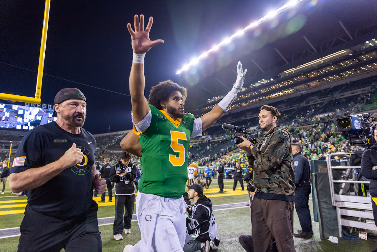 Where does Oregon QB Dante Moore stand on NFL draft heading into College Football Playoff?