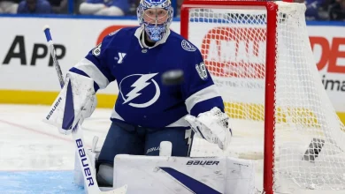 Who are the Vezina Trophy frontrunners this season?