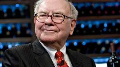Why Warren Buffett stopped gifting his family $10,000 each in cash at Christmas