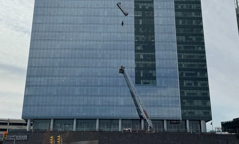 Window-washing basket malfunctions, 2 workers rescued midair from Fairfax County high-rise