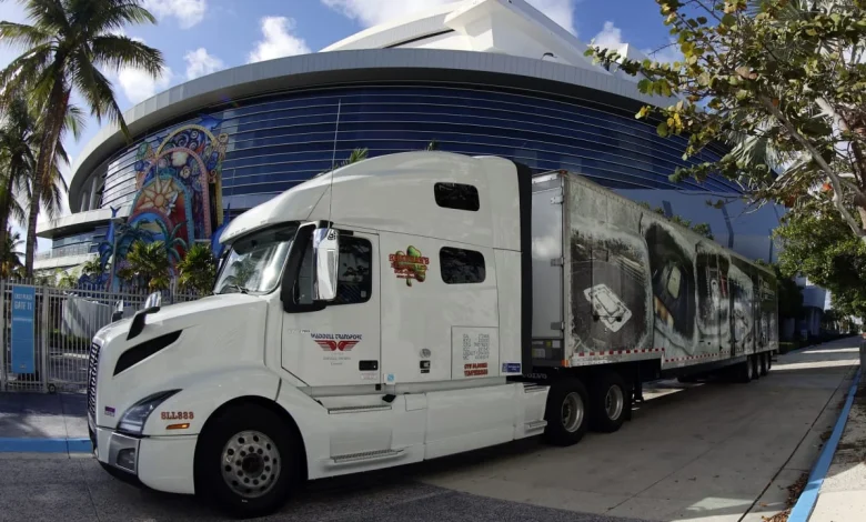 Winter Classic ice trucks arrive in Miami, rink build begins 