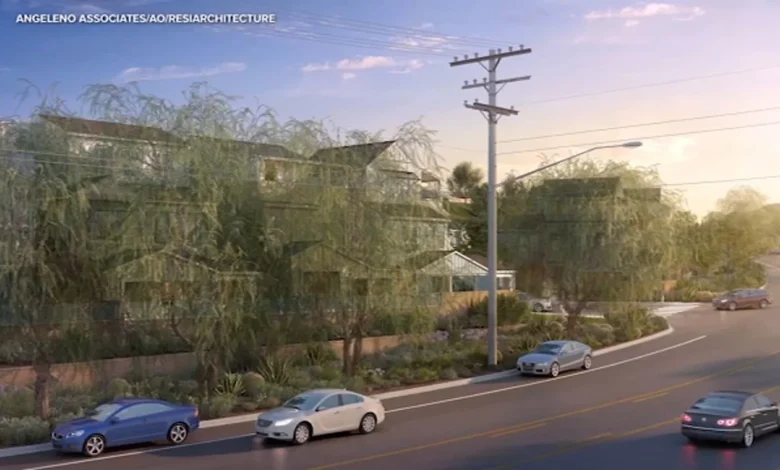 Woodland Hills residents share concerns over proposed housing development at local country club