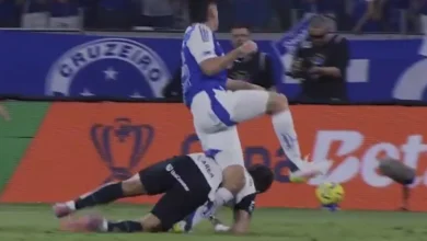 Zagueiro do Cruzeiro deixa jogo com dores e vira preocupação na Copa do Brasil