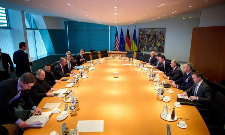 Zelenskyy offers to drop NATO bid in exchange for security guarantees, refuses to cede land