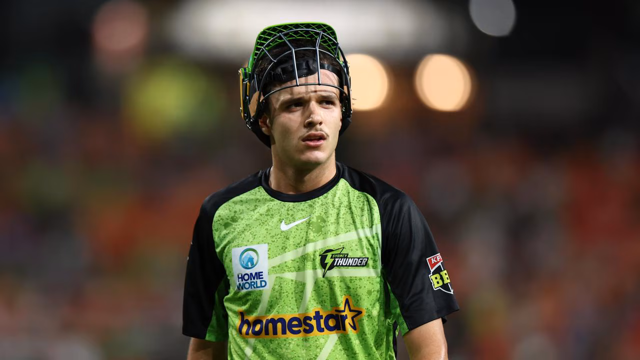 ‘Absolute beauty’: Star’s cracking pill causes headache as Thunder set strong total — BBL LIVE