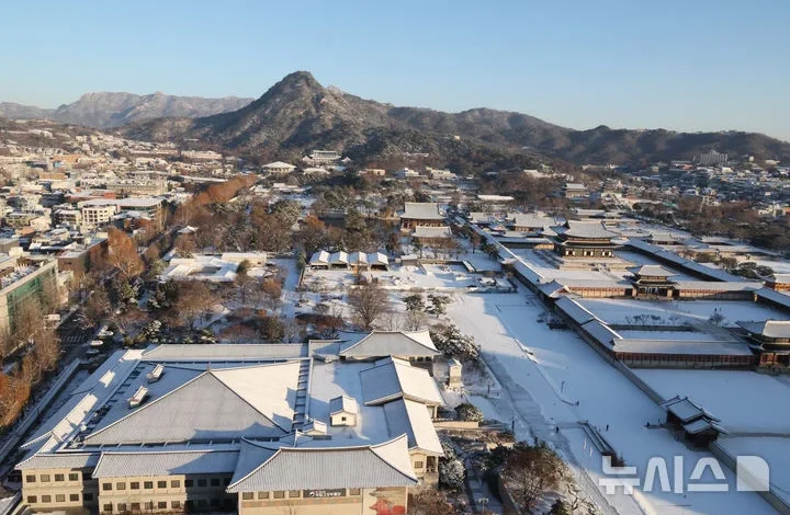 중부 곳곳 비·눈…낮 기온 오르며 포근[내일날씨]
