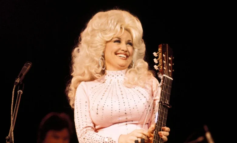 19 Vintage Photos of a Young Dolly Parton