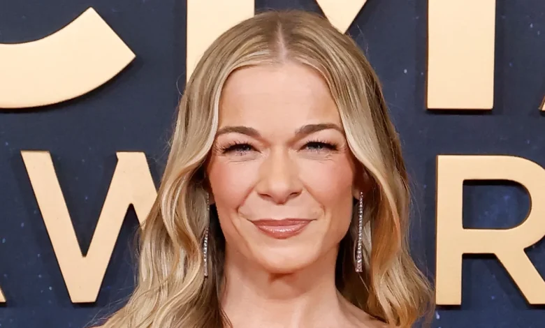 90s Country Icon Undergoes an “Oil Change” for the Body Months After Her Teeth Fell Out Onstage