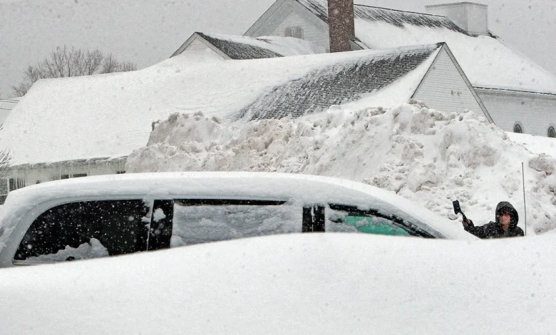 A big snowstorm is headed to Boston. Here are 4 things you should do now to prepare.