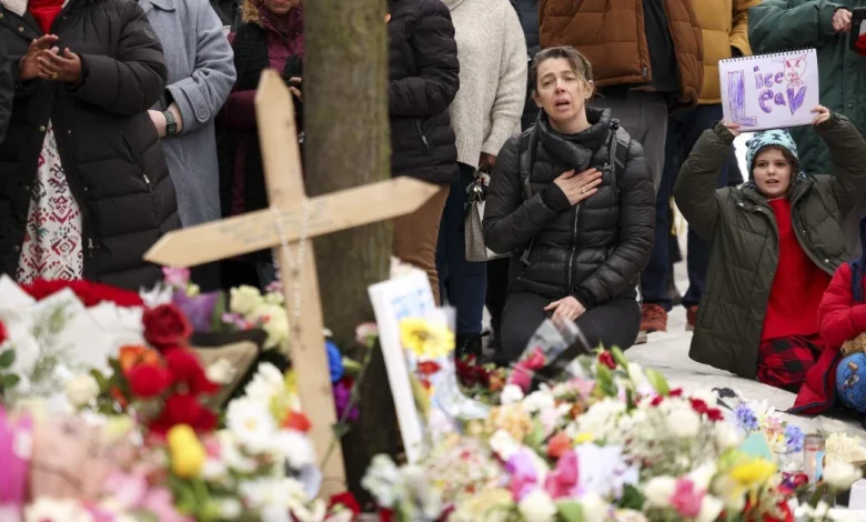 A list of LA protests this weekend over Renee Good, the woman shot and killed by ICE in Minnesota - LAist