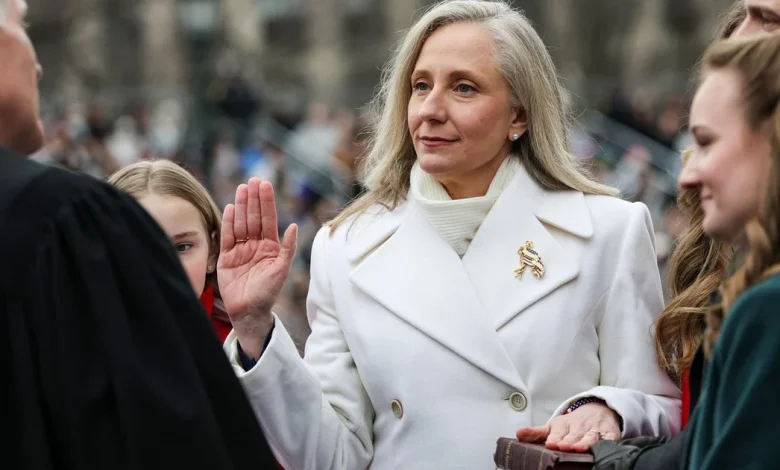 Abigail Spanberger sworn in as Virginia's 1st female governor in historic inauguration