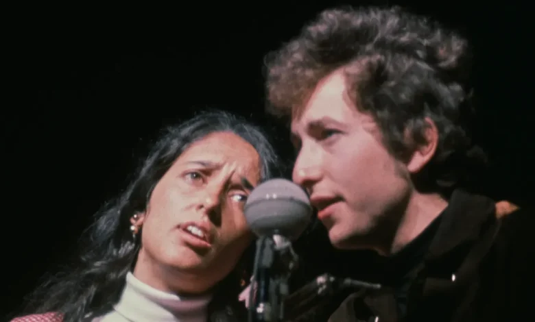 According to Joan Baez, Bob Dylan Never Got Used to Having So Many Fans: “I Was Always Afraid for Bobby”