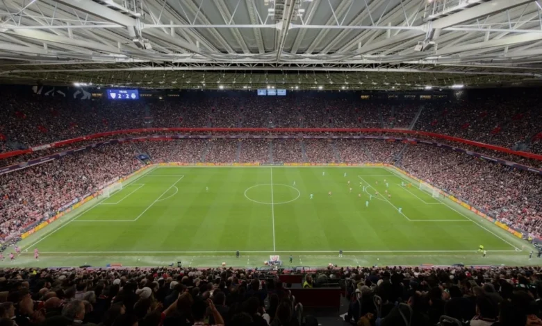 Adepto do Sporting sentiu-se mal no San Mamés e teve de ser retirado da bancada