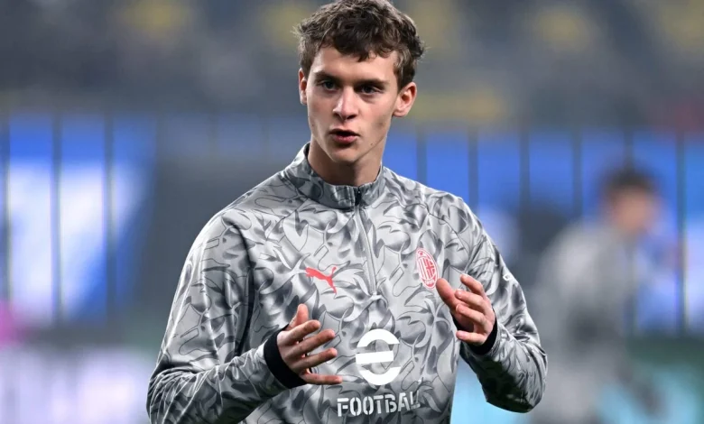 Ajax sign Maximilian Ibrahimovic, son of club legend Zlatan, on loan from Milan