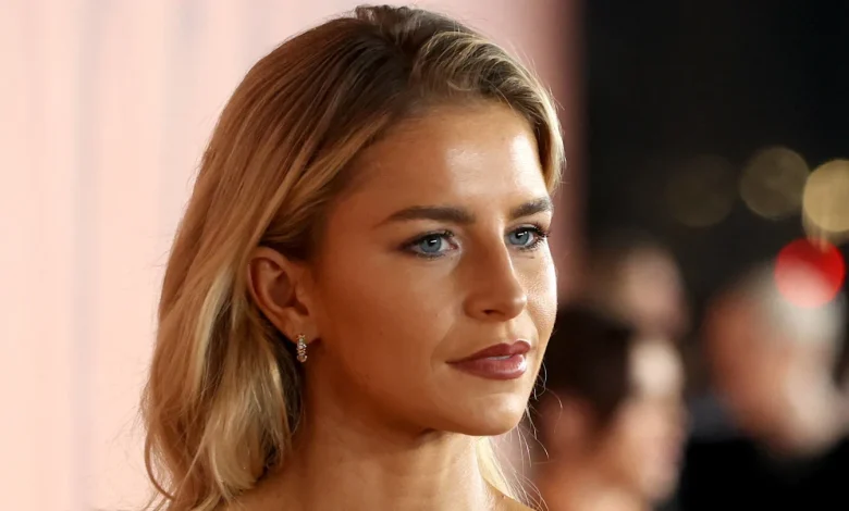 Alexander Zverev's New GF Caroline Turns Heads in Workout Selfie at Australian Open