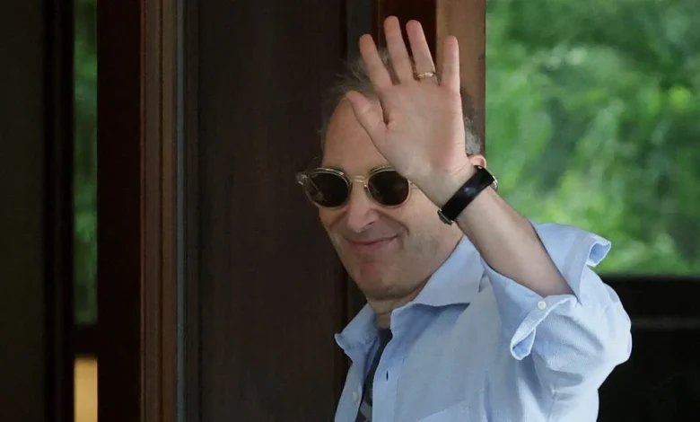 Amazon Layoffs: Internal Memos Explain Job Cuts Amid Startup Shift