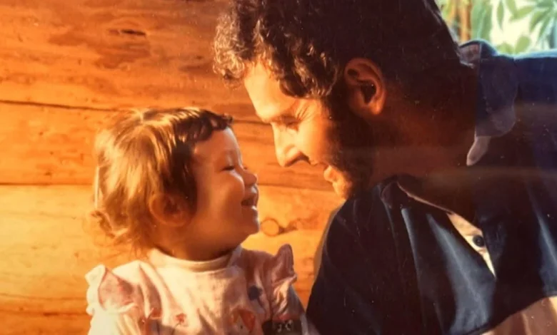 An Oregon woman was a baby when her mother was murdered. Decades later, evidence points to her loving father.