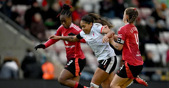 An Unconvincing Arsenal and a Frustrating Manchester City