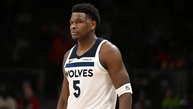 Anthony Edwards leaves bench late in Timberwolves loss