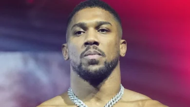 Anthony Joshua pays emotional tribute to friends who died in crash: 'The mission must go on'