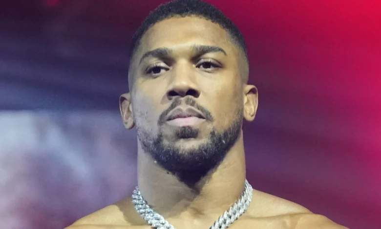 Anthony Joshua pays emotional tribute to friends who died in crash: 'The mission must go on'