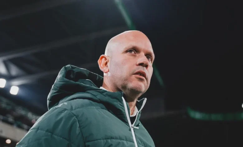 Aplausos por lo que dice el entrenador del Racing antes del partido contra el Barça: "Me importa cero lo que piensen"