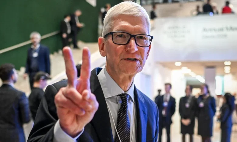 Apple Workers Are Livid That Tim Cook Saw “Melania” Movie Hours After CBP Killed Pretti