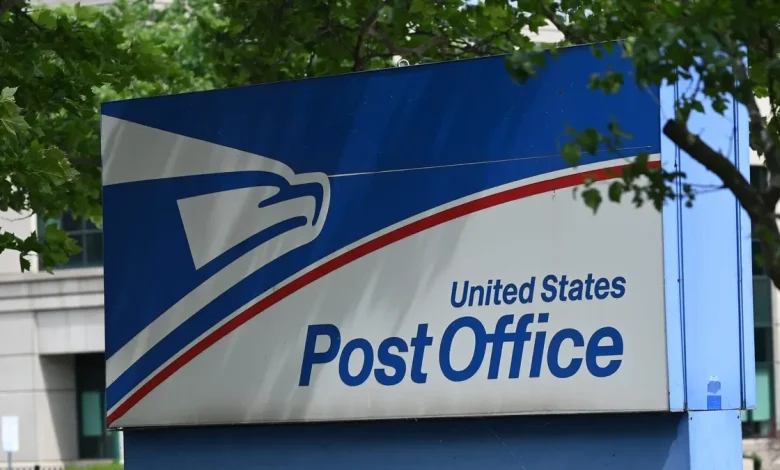 Are banks, post offices, UPS, FedEx open on MLK Day 2026? Do we get mail?