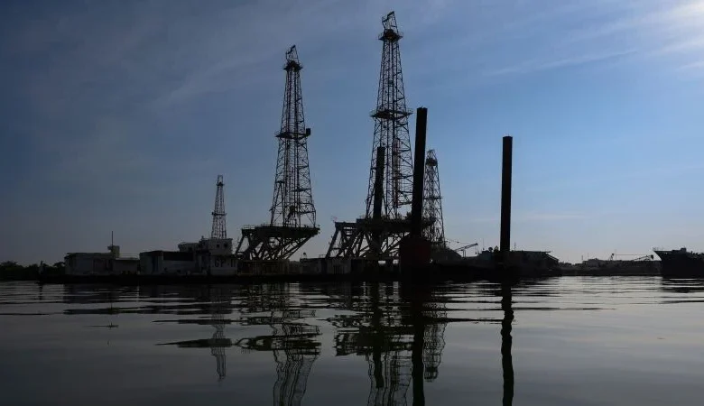 As Trump zeroes in on Venezuela’s oil, Rodríguez moves to meet his demands