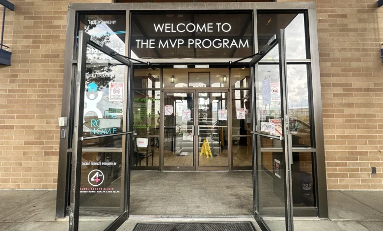 As more seniors become homeless, shelters try to adapt : Shots