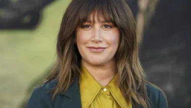 Ashley Tisdale dubs mommy group 'toxic,' 'too high school'