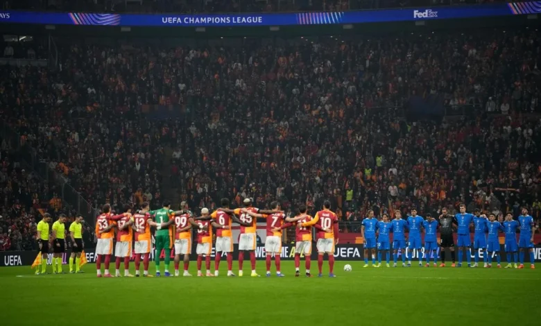 Atlético y Galatasaray recordaron a las víctimas del accidente ferroviario