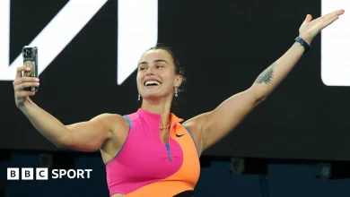 Australian Open 2026 : Aryna Sabalenka beats Rakotomanga Rajaonah in front of Roger Federer and Rod Laver
