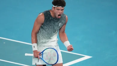 Australian Open 2026: Ben Shelton rallies after slow start, Jannik Sinner, Novak Djokovic and Iga Swiatek advance