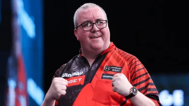 BUNTING REVEALS CHRISTMAS NIGHTMARE