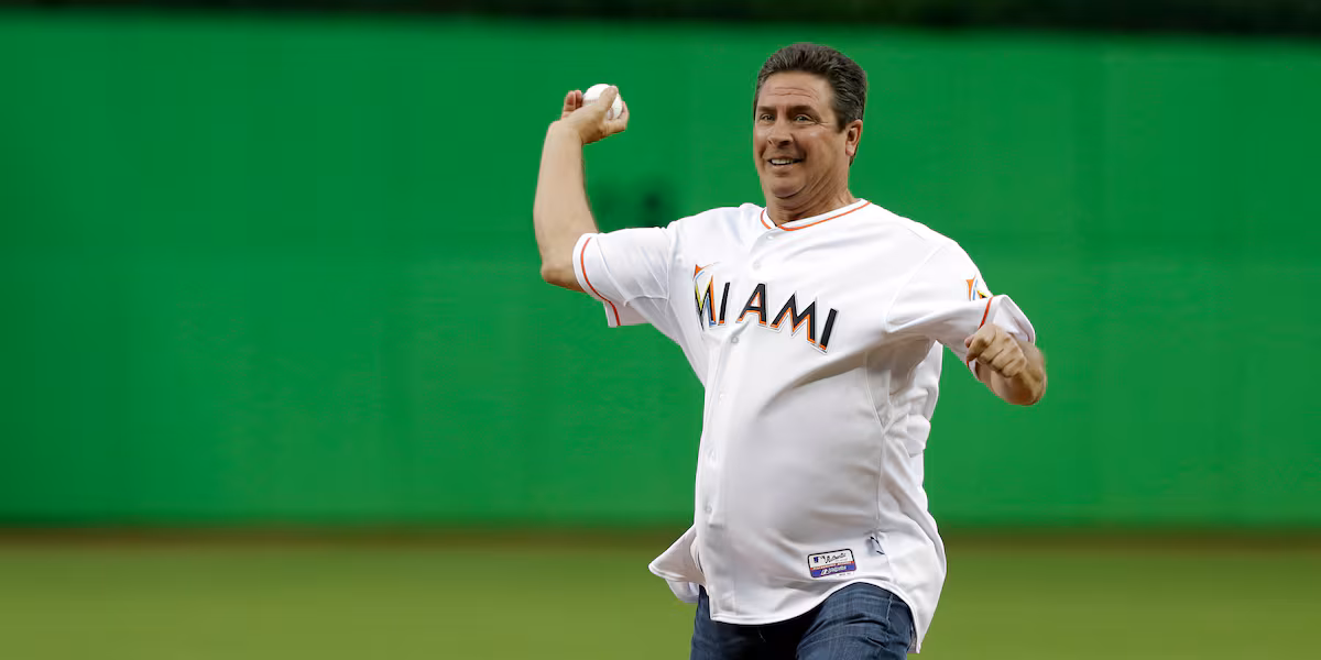 Baseball card maker creates one-of-a-kind card of NFL Hall of Famer drafted by the Royals